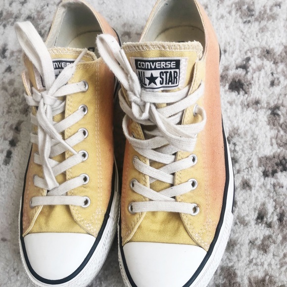 Converse Shoes - Converse men’s-7 women’s-9